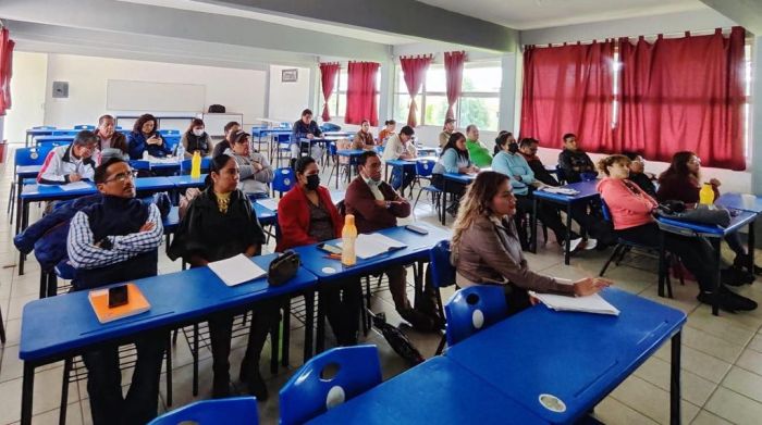 Fortalece SEP formación de más de 2 mil 800 docentes de secundarias técnicas