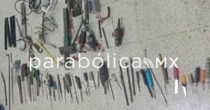 Hallan 95 objetos punzocortantes y drogas durante revisión en el Centro Penitenciario Puebla