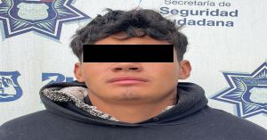 Detienen a un hombre que entró a robar a una escuela en la capital poblana