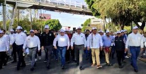 Encabeza Sergio Salomón marcha por el Día del Trabajo en la capital poblana