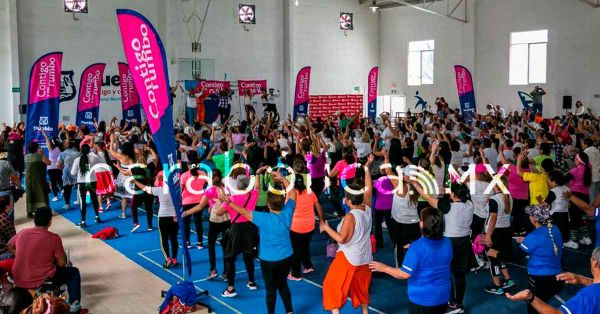 Reúnen a más de 500 personas en el Gimnasio Sur de Puebla por activacion física del DIF