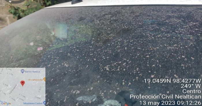 Persiste intensa caída de ceniza en municipios aledaños al Popocatépetl