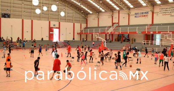 Impulsa INPODE el baloncesto con el campamento “Hora de Jugar”