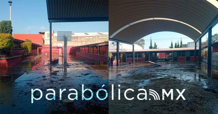 Bloquean la carretera federal a Tehuacán ante afectaciones por lluvias en escuela