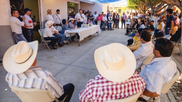 Propone Armenta en Huixcolotla paneles solares para el ahorro en la energía eléctrica