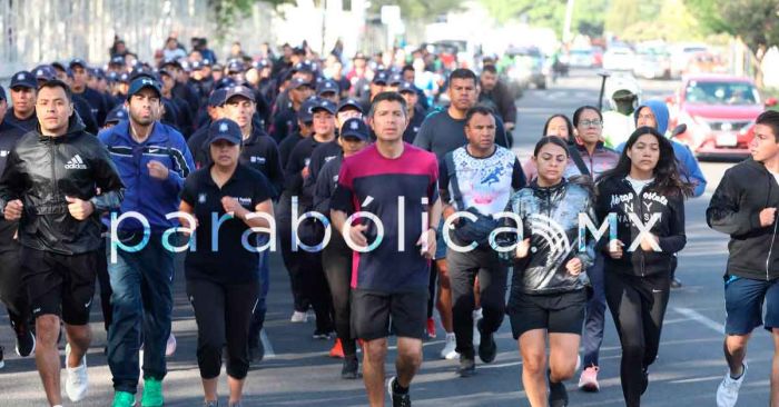 Encabeza Eduardo Rivera carrera con cadetes de la Academia de Policía