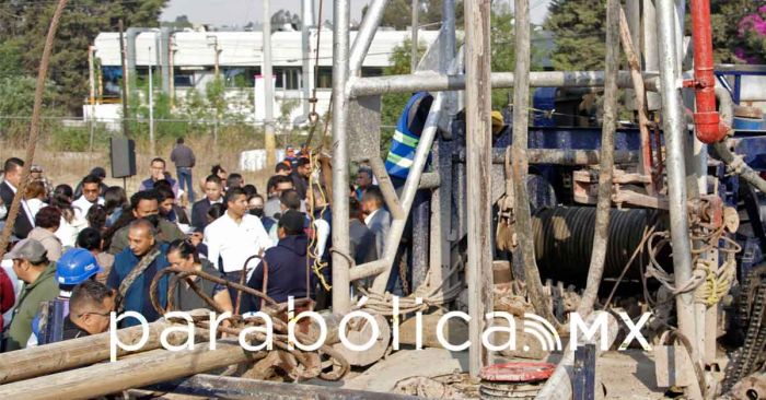 Supervisa Eduardo Rivera construcción de pozo en Caleras