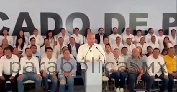 Renuncian 15 alcaldes a militancia del PRI en Hidalgo