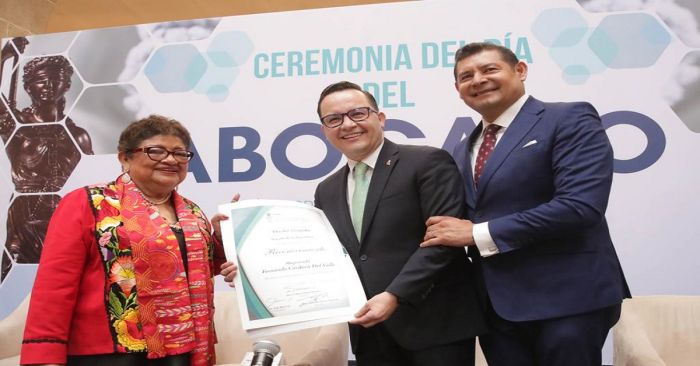 Reconoce Armenta labor de los abogados en la política mexicana