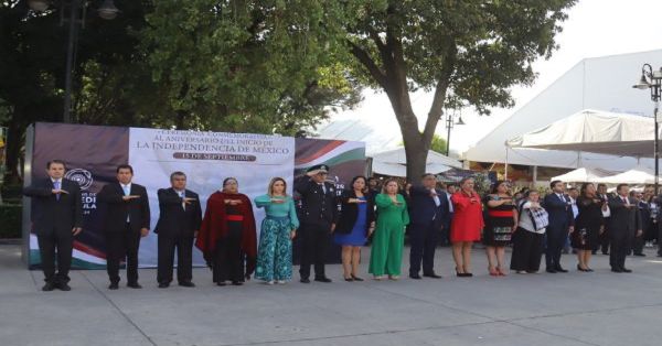 Realizan en San Pedro Cholula ceremonia conmemorativa del inicio de la Independencia