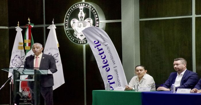 Realizan en la BUAP conferencia “Tu éxito laboral comienza…”