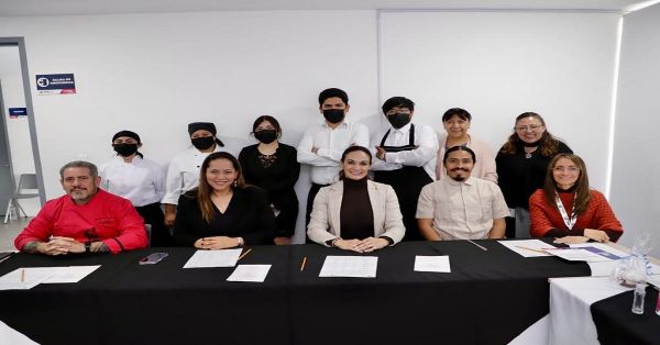 Apoya SMDIF con cursos para integrarse a la vida laboral en Puebla