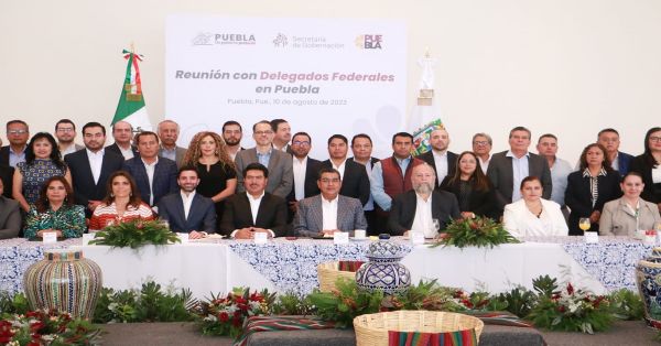 Sostiene Sergio Salomón reunión con delegados federales y gabinete estatal