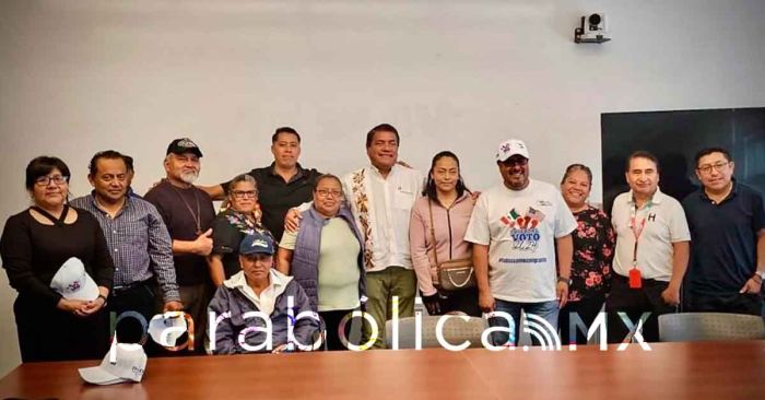 Sostiene Julio Huerta un encuentro con liderazgos de la comunidad migrante poblana en California