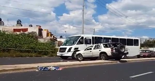 Muere al volcar su camioneta en la que viajaba en colonia Campos Eliseos