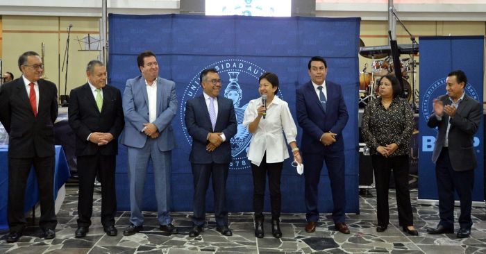 Reconoce Lilia Cedillo labor de docentes en la BUAP