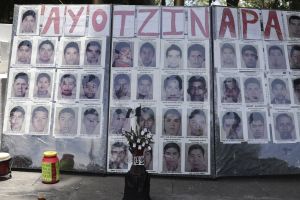 Reaparece Tomás Zerón y habla sobre Ayotzinapa y “El Chapo”