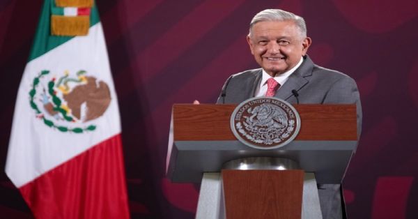 Elaboraron libros de texto con visión científica y humanística: López Obrador