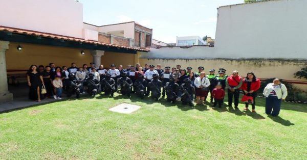 Entregan en San Pedro Cholula estímulos a policías destacados