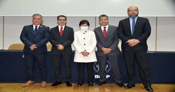 Rinde informe director de la Facultad de Administración de la BUAP