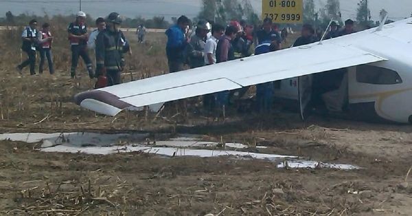 Resultan dos heridos, piloto y alumno, tras caer avioneta en Huejotzingo
