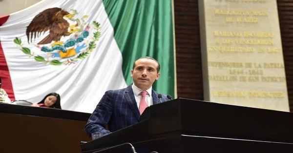 Exige Mario Riestra que Zoé Robledo informe sobre las malas condiciones en el IMSS