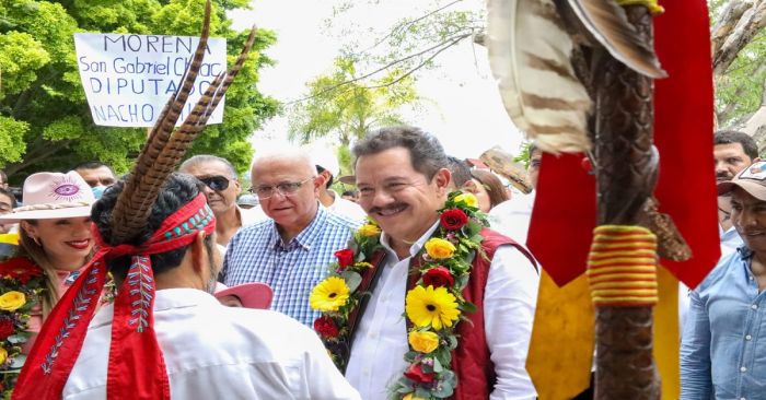 Realiza Nacho Mier gira por el municipio de Tehuacán