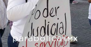 Marchan a favor del Poder Judicial en Puebla