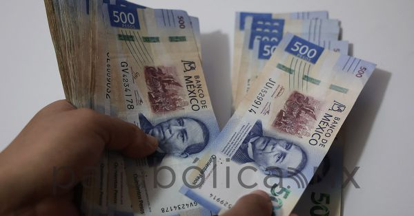 Ganarán maestros 16 mil pesos: AMLO