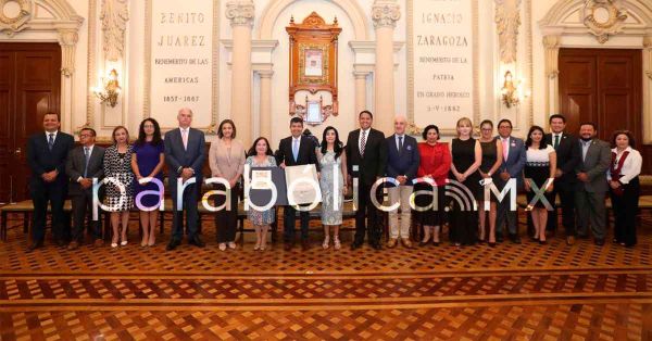 Reconoce Puebla al Archivo General de Indias de Sevilla