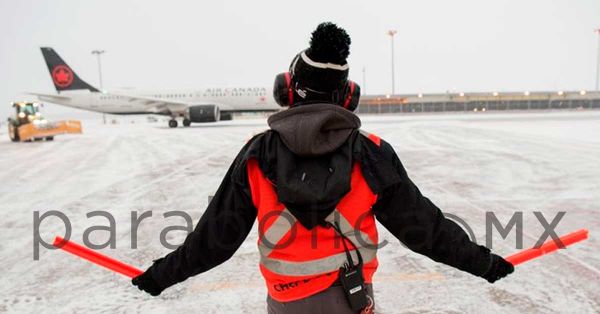 Cancelan casi 2 mil vuelos en EEUU por tormenta invernal