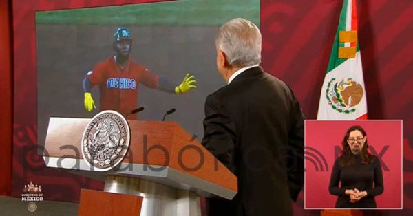 Celebra AMLO pase de México a cuartos de final del Clásico Mundial de Beisbol