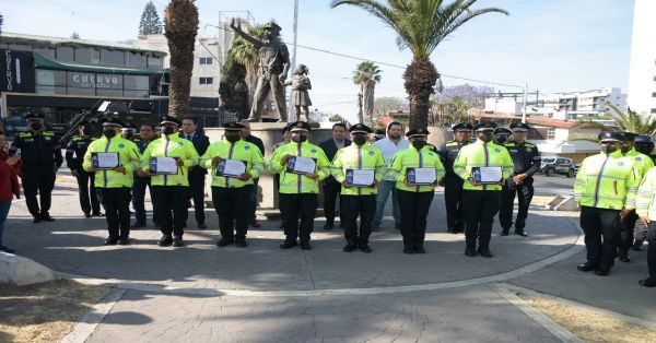 Reconocen a Policías Municipales de Puebla por actos heroicos