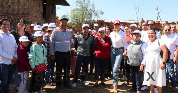 Se une Olivia Salomón con mujeres ladrilleras de San Pedro Cholula