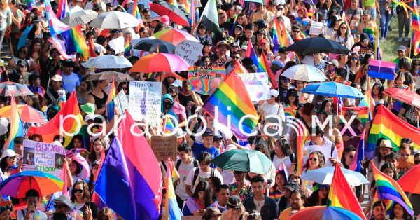 Marchan más de 20 mil por el Orgullo LGBTTTIQ+