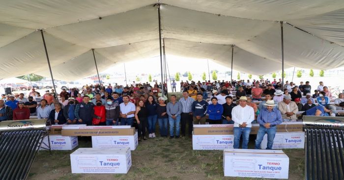 Entregan en San Andrés Cholula Calentadores Solares 2023