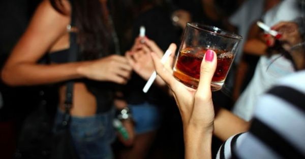 Aprueban diputados iniciativa para evitar el consumo de alcohol y tabaco entre jóvenes