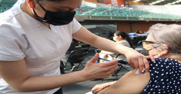 Piden especialistas continuar con medidas sanitarias: “covid se queda y sigue mutando”