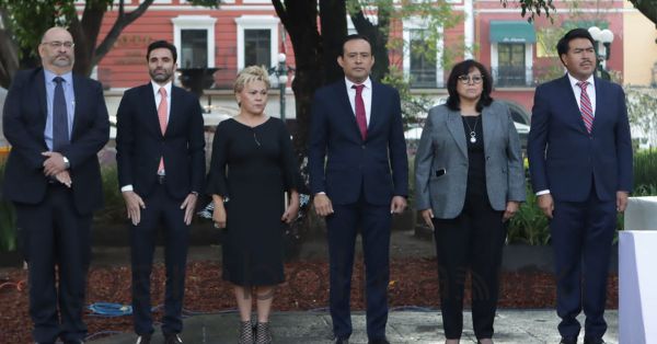 Colocan Bando Solemne de Fiestas Patrias 2023 en el Congreso