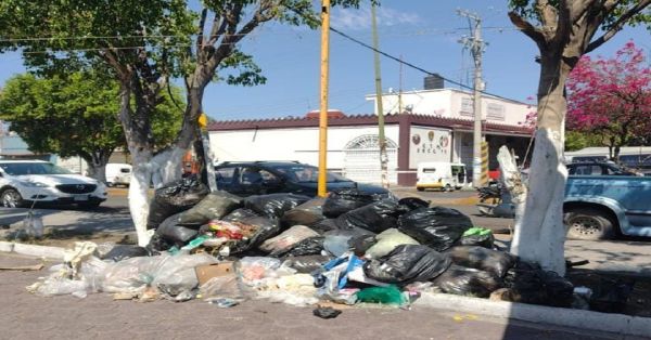 Convierten en deposito de basura la presidencia de La Villa de Atencingo