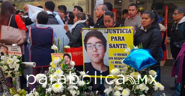 Exigen justicia para Santi, a un año de su muerte por la caída de un árbol en la 5 de Mayo