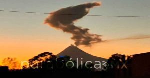 Persiste intensa actividad del Popocatépetl; registra explosión de madrugada