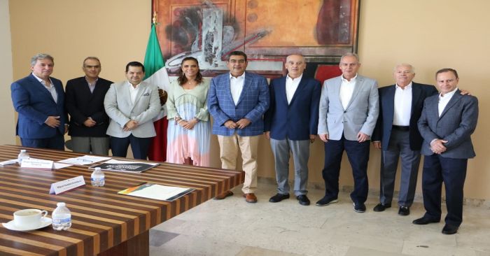 Sostiene Sergio Salomón reunión de trabajo con Ge50 Grupo Empresarial