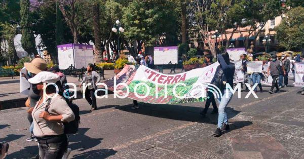 Llegan a la capital pobladores de San Juan Epatlán en protesta por inseguridad