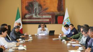 Encabeza Sergio Salomón una mesa de seguridad ante actividad del Popocatépetl