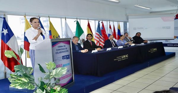 Firman convenio SMDIF y UMAG para apoyar la salud mental de las familias en Puebla