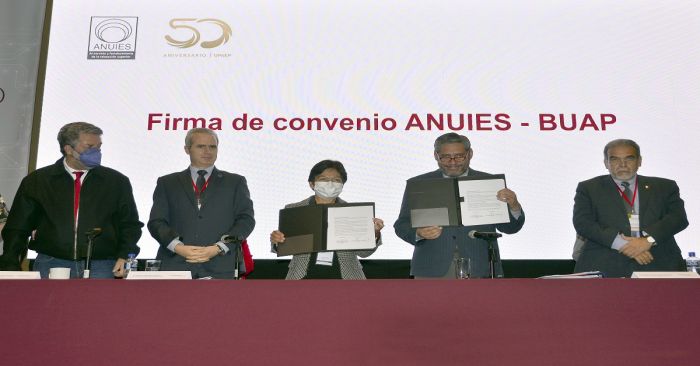 Firman BUAP y ANUIES convenio de colaboración en beneficio de profesores