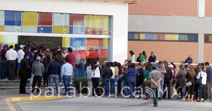 Reprochan padres del Instituto Oriente excesiva alza en colegiaturas