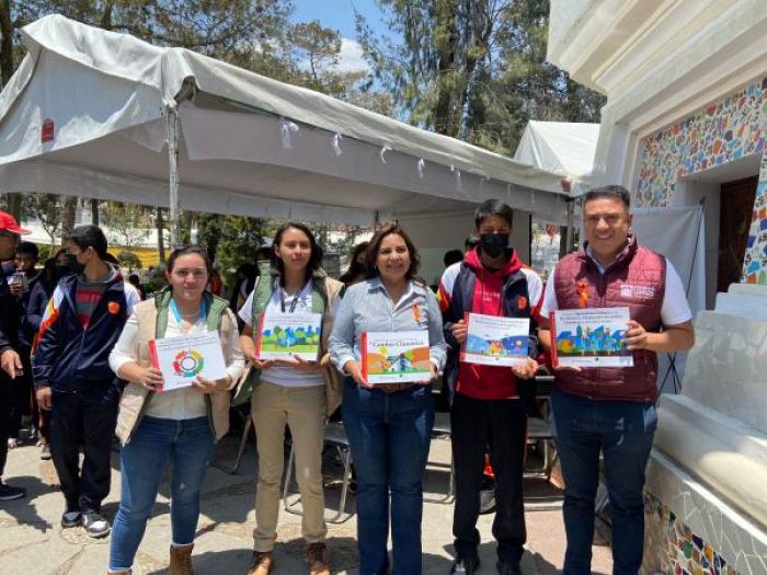 En “Martes Ciudadano”, aprenden estudiantes de Libres a generar energía sustentable