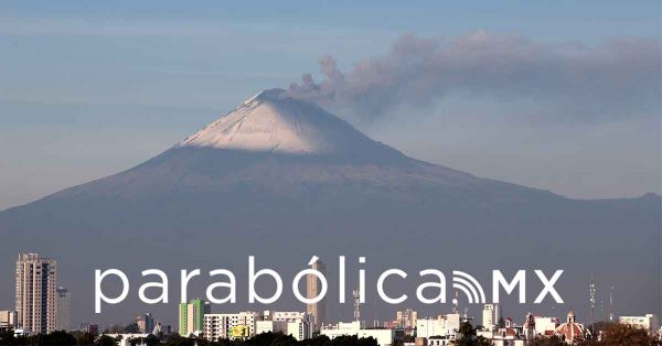 Amanece activo este viernes el volcán Popocatépetl